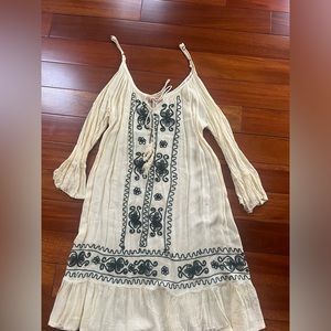 Exist woman’s dress cut out shoulders size medium